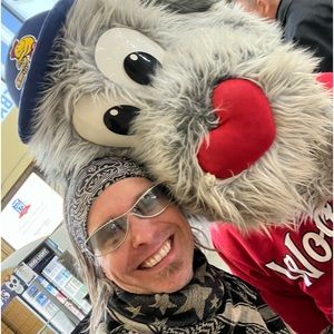 Meet your Posher, Tye